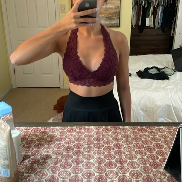 Bundle of bralettes from hollister or abercrombie and fitch - Picture 9 of 10